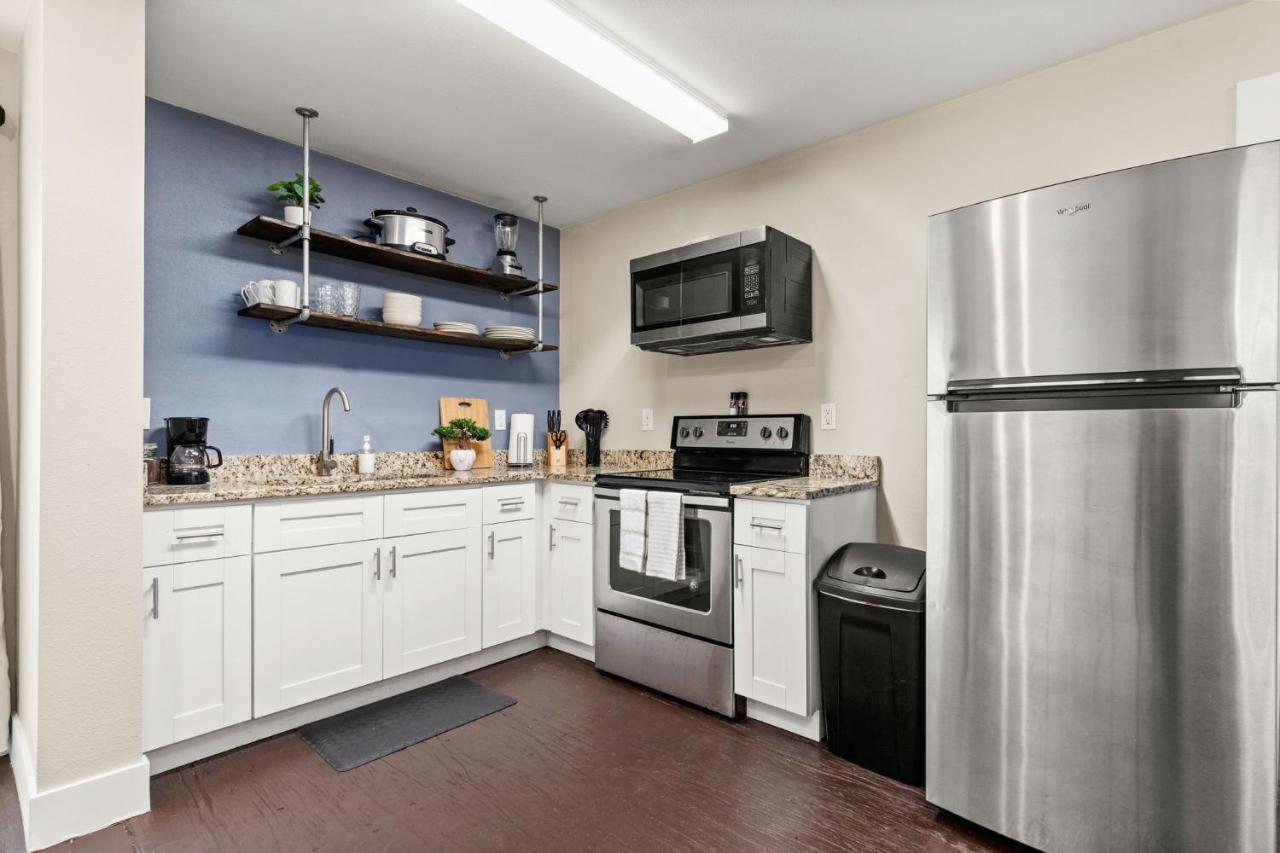 Divine Cargo Apartment San Antonio Exterior photo